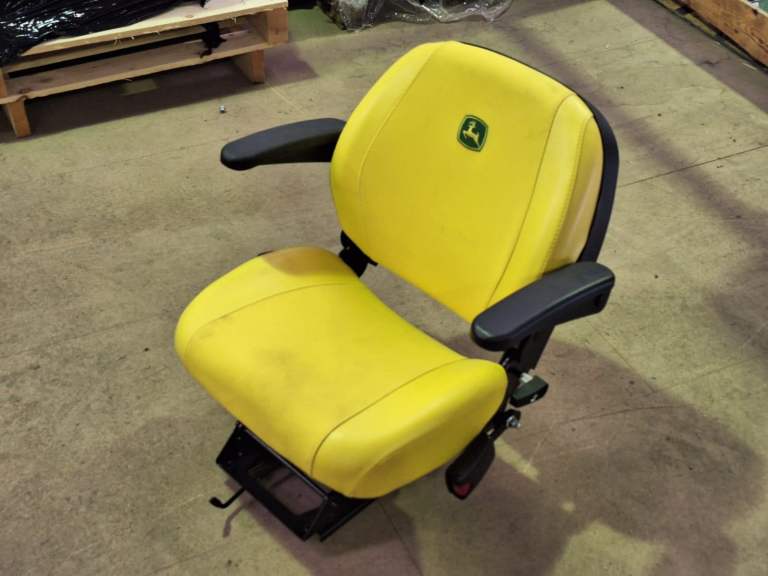 John Deere Seat with Suspension Base - AM145910