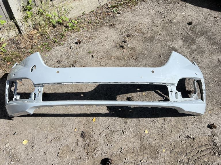 SKODA OCTAVIA 2020-ON FRONT BUMPER IN WHITE VGC GENUINE