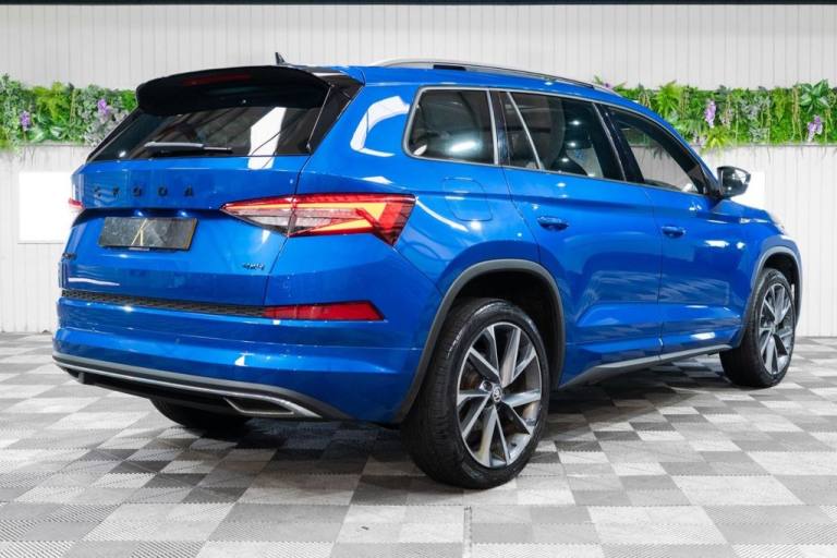 2022 Skoda Kodiaq 2.0 TDI SportLine SUV 5dr Diesel DSG 4WD Euro 6 (s/s) (7 Seat) (200 ps) ESTATE ...
