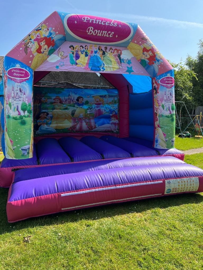 bouncy castles for hire 
