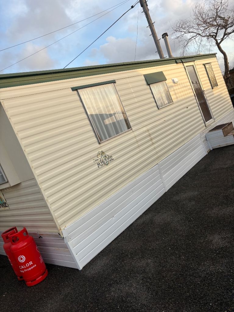 2 bedroom 1 bathroom flat