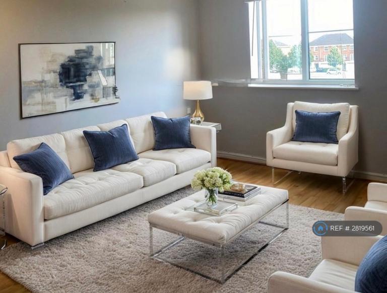 2 bedroom flat in Beaufort Square, Cardiff, CF24 (2 bed) (#2819561)