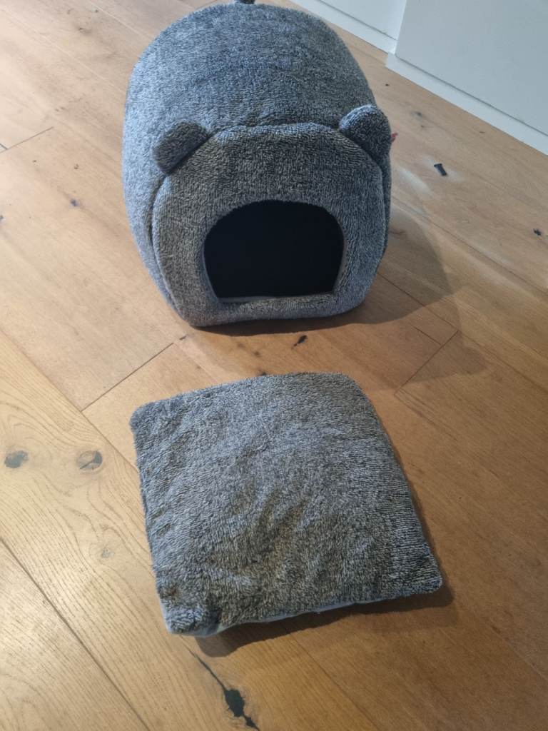 House-shaped cat bed