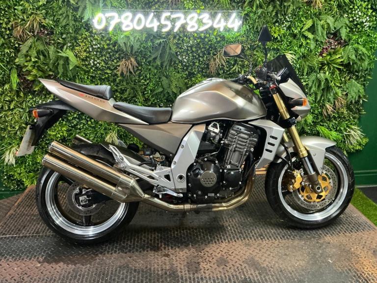 Kawasaki ZR1000 free delivery 