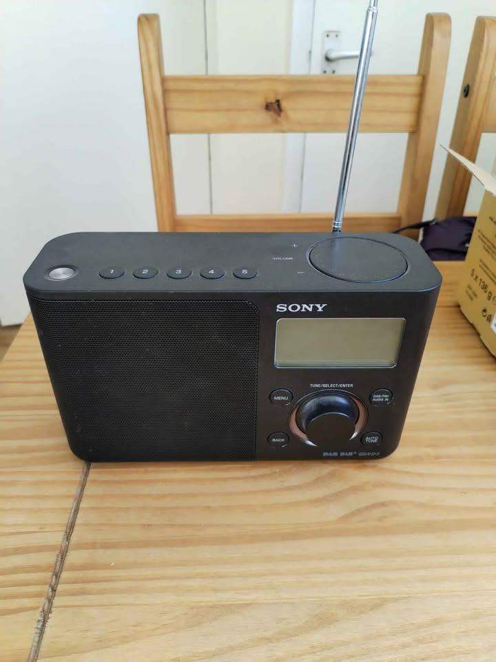 Sony xdr-s61d dab plus radio with presets, aa batteries or mains