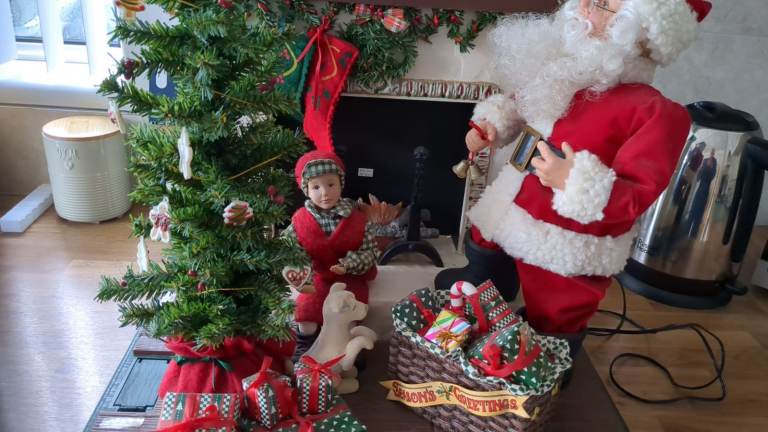 Christmas Display with Santa, Tree, and Gifts – Good Condition