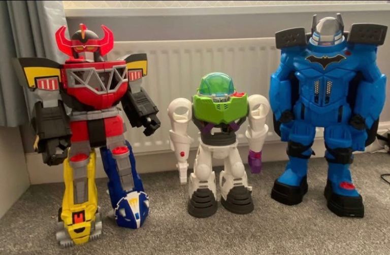 image for Imaginext 3 large Robots and 4 brand new figures play set