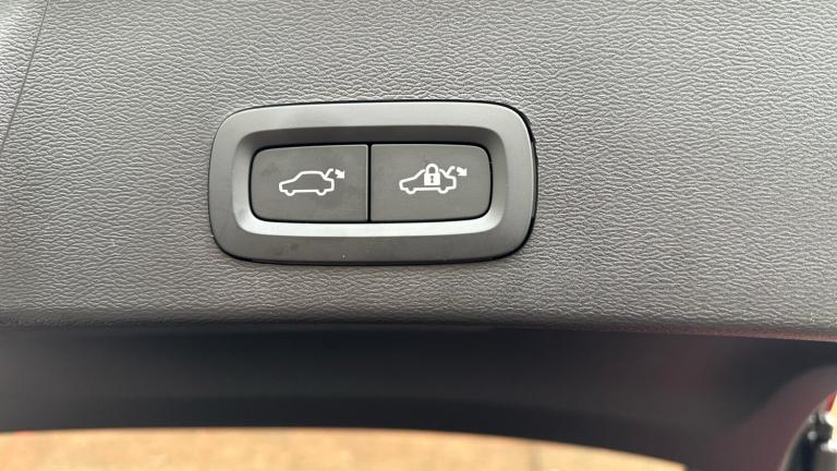 2025 Volvo XC40 2.0 B4P Plus Dark 5dr Auto Petrol Estate Estate Petrol Automatic