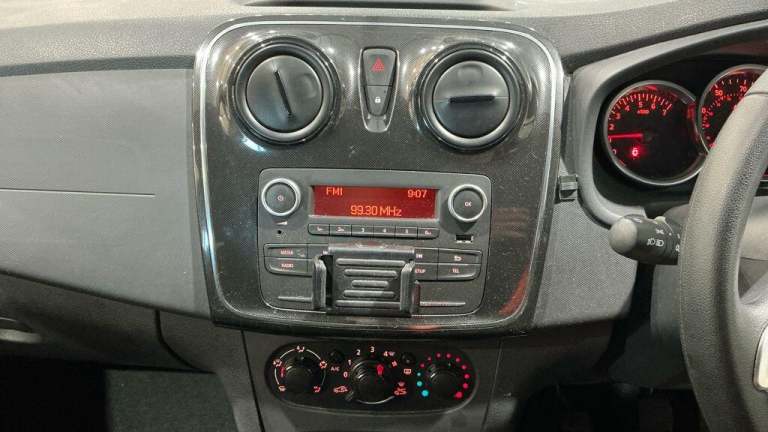 2019 Dacia Sandero 1.0 SCe Essential Hatchback 5dr Petrol Manual Euro 6 (75 ps) HATCHBACK Petrol ...