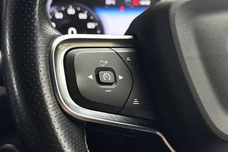 2021 Volvo XC40 1.5 T5 Recharge PHEV R DESIGN Pro 5dr Auto ESTATE PETROL/ELECTRIC Automatic