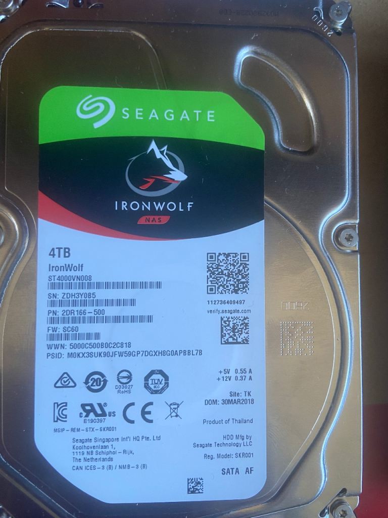 2x 4 TB iron wolf HDD