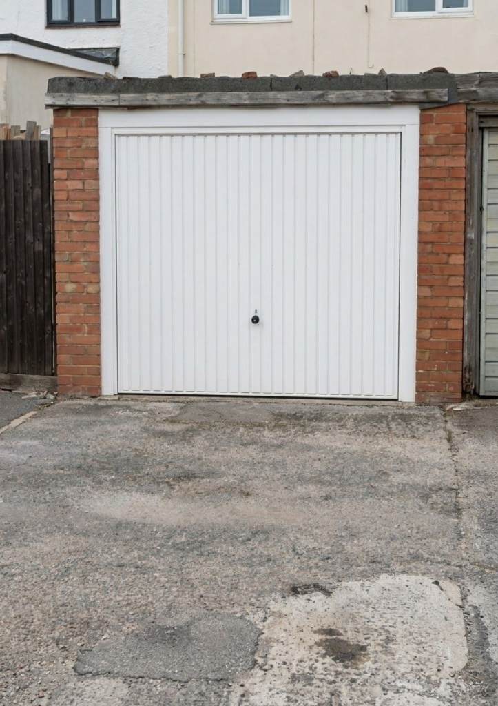 Secure & Dry Lock-Up Garage to Rent – Court Farm Road, Cwmbran