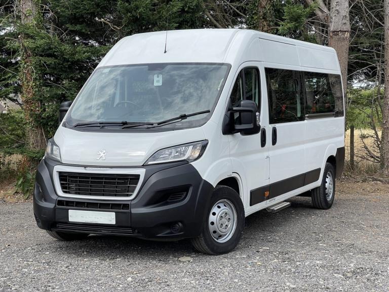 2022 Peugeot Boxer BLUEHDI 335 L3H2 15 Seat NON-D1 minibus with AC, Sensors, Cruise. ULEZ Minibus...