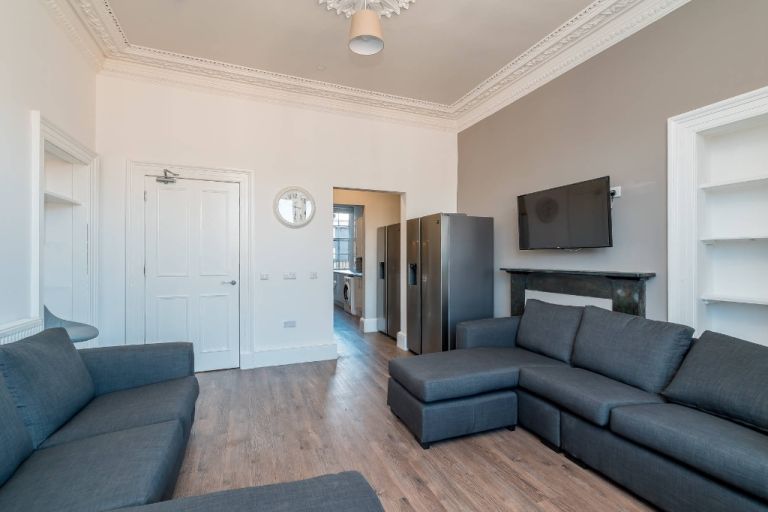 DOUBLE ROOM for flat share: INCREDIBLE flat share opportunity in Newington – bills included