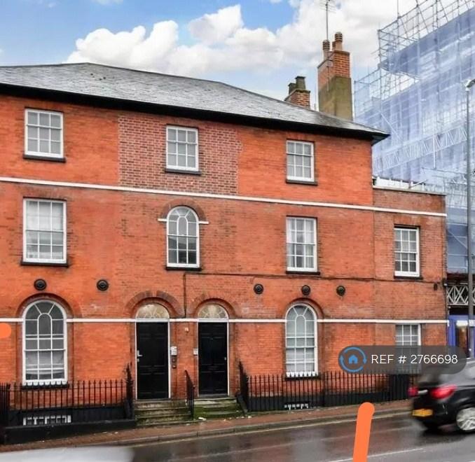 2 bedroom flat in The Broadway, Maidstone, ME16 (2 bed) (#2766698)