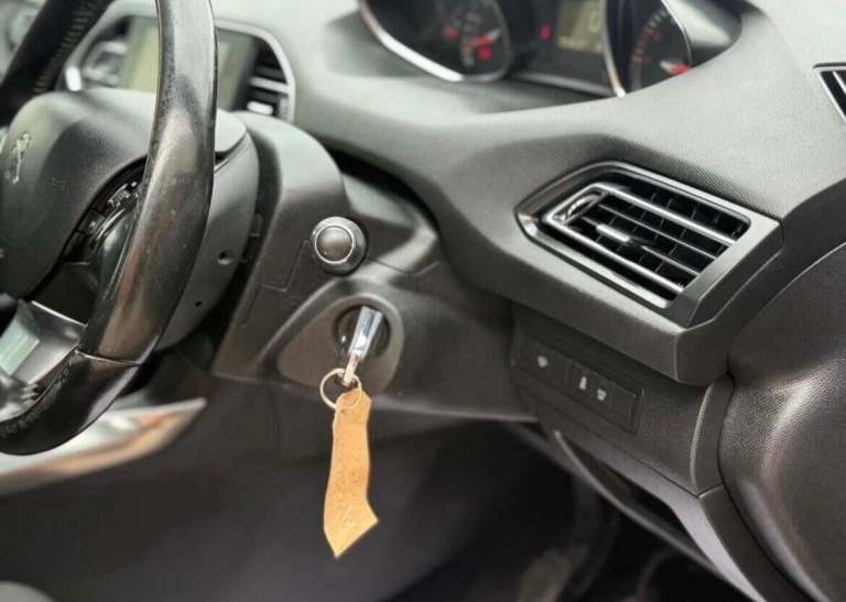 2016 Peugeot 308 1.2 PureTech 130 Allure 5dr HATCHBACK PETROL Manual