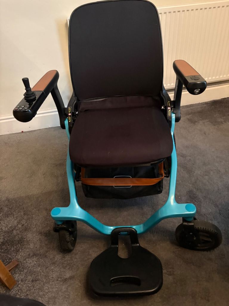 Electric Wheelchair power chair Robooter E40 foldable 