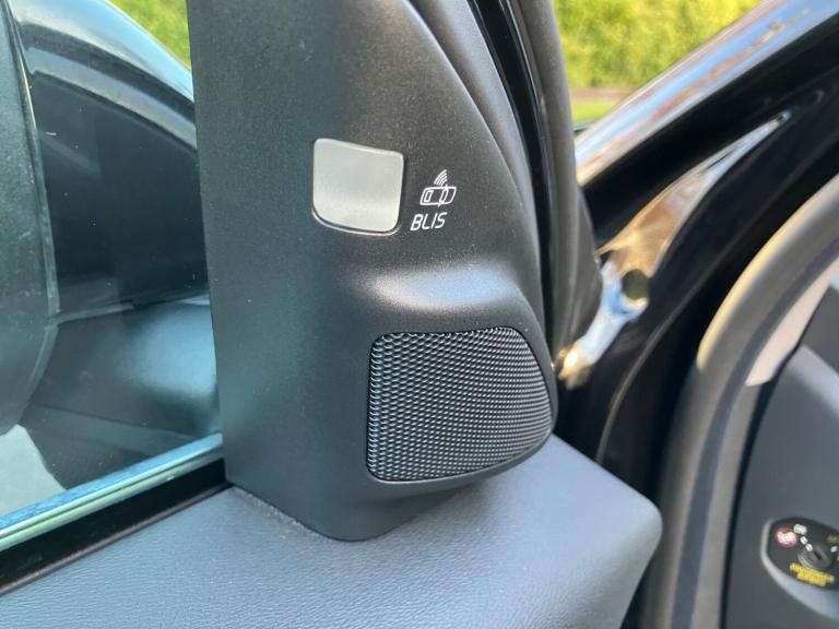 2016 VOLVO V70 2.0 T5 SE LUX Inscription 245bhp Automatic Estate