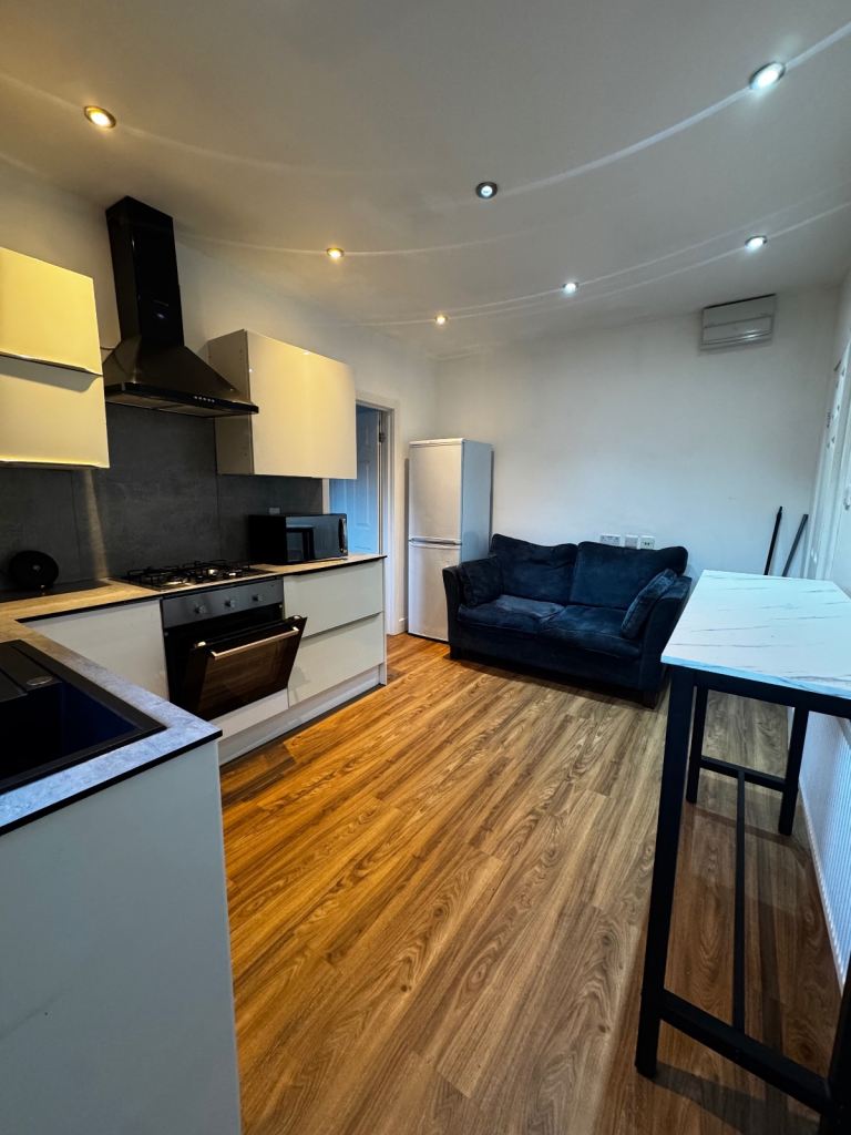 Modern 2-Bedroom Flat – All Bills Included – Walking Distance to Luton Station