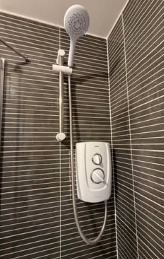 Full Roca Bathroom Suite & Triton Electric Shower | Complete Job Lot