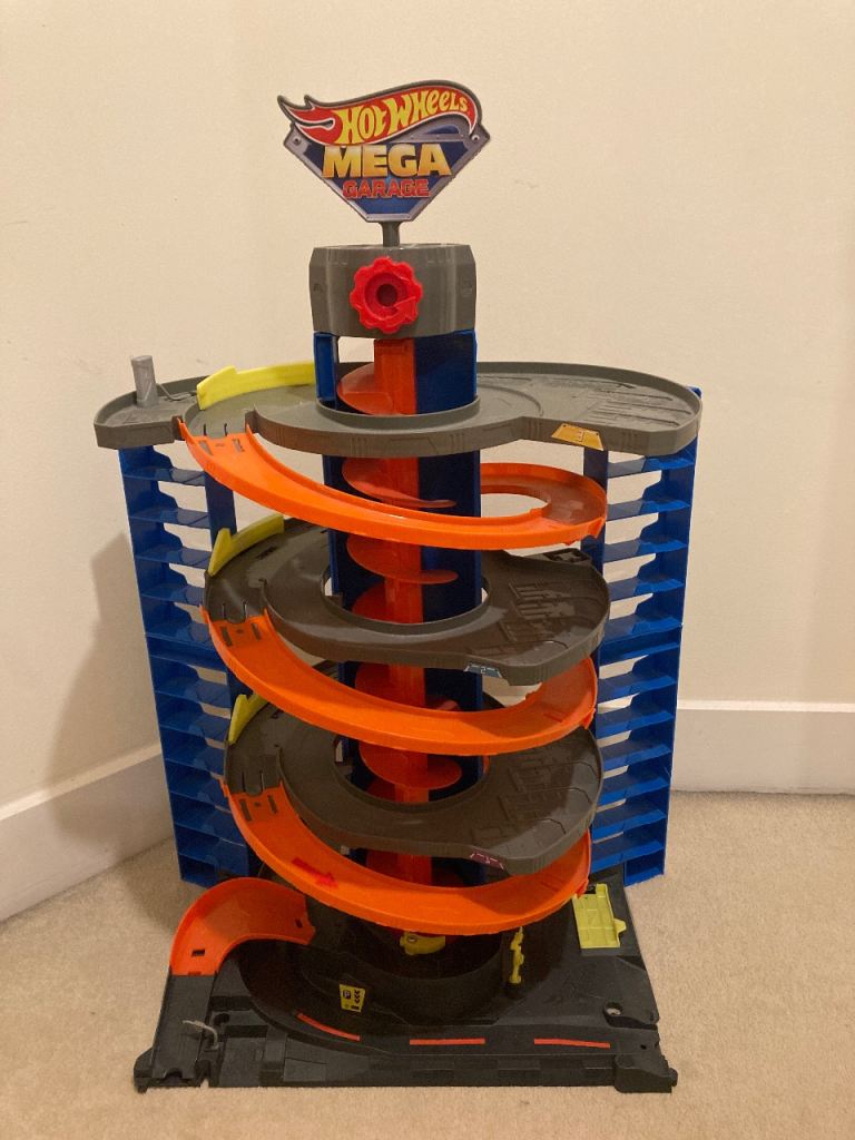 Hot Wheels Mega Garage