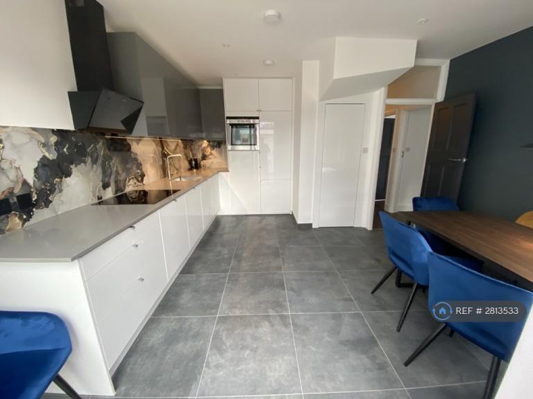 1 bedroom in Carterhatch Road, London, EN3 (#2813533)