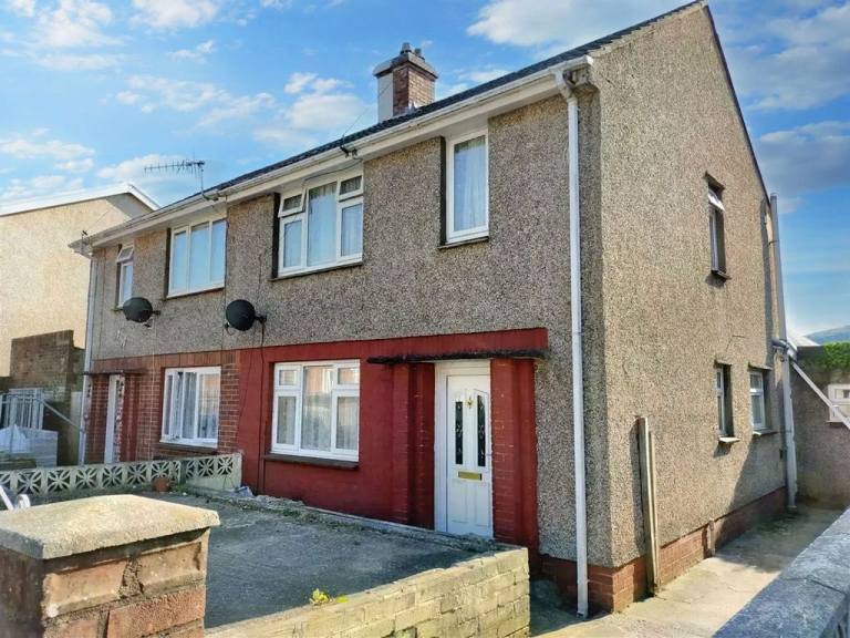 2 bedroom property for sale - Pontardawe 