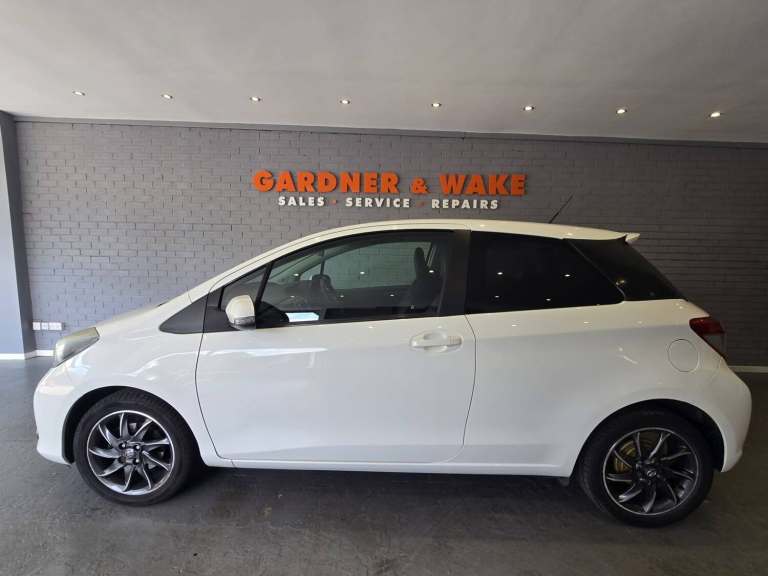 2012 Toyota Yaris 1.33 VVT-i Trend 3dr HATCHBACK Petrol Manual