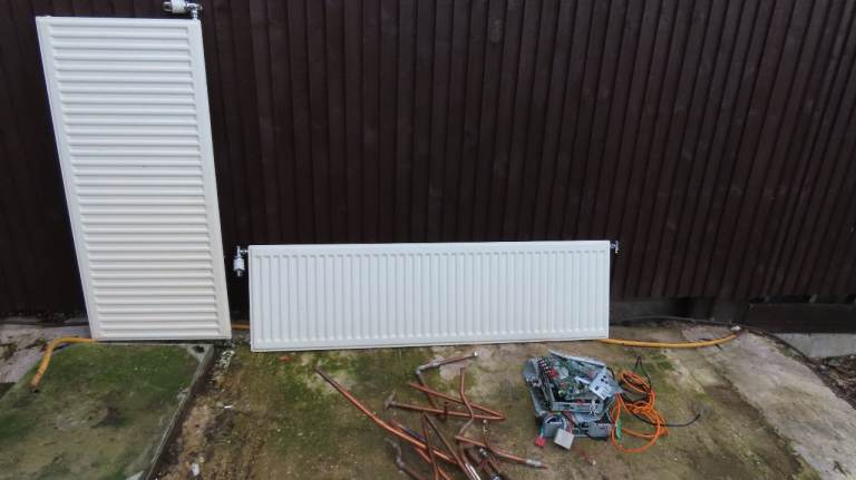 image for Scrap Metal Radiator Copper Pipe Weee Electronic Central Heating Plumbing Salvage Collection Caas IG