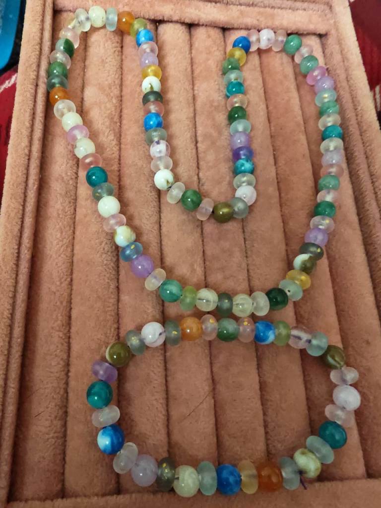Necklace and bracelet 