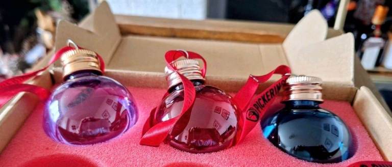 Pickerings original gin baubles x 6 boxed empty