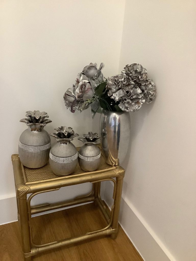 4 silver ornaments can arrange local delivery for a small charge 