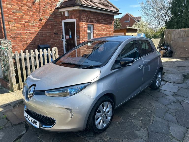 Renault zoe dynamique intens owned battery