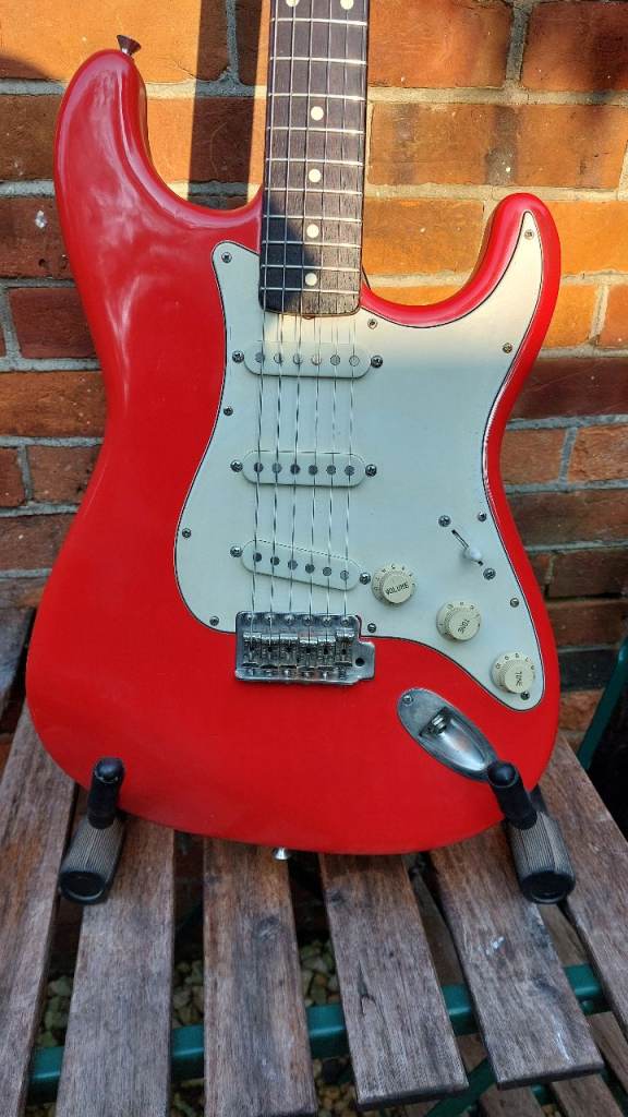   Fender Stratocaster ST-62 Reissue.