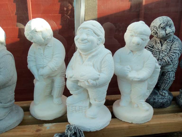 stone concrete garden statues