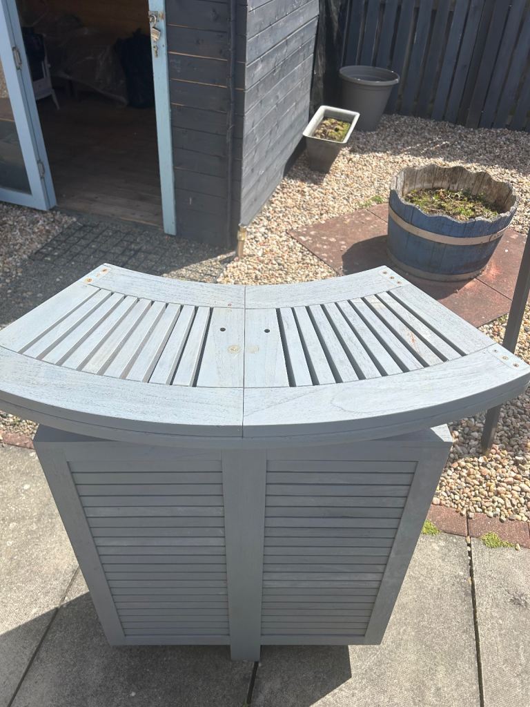 Garden Bar