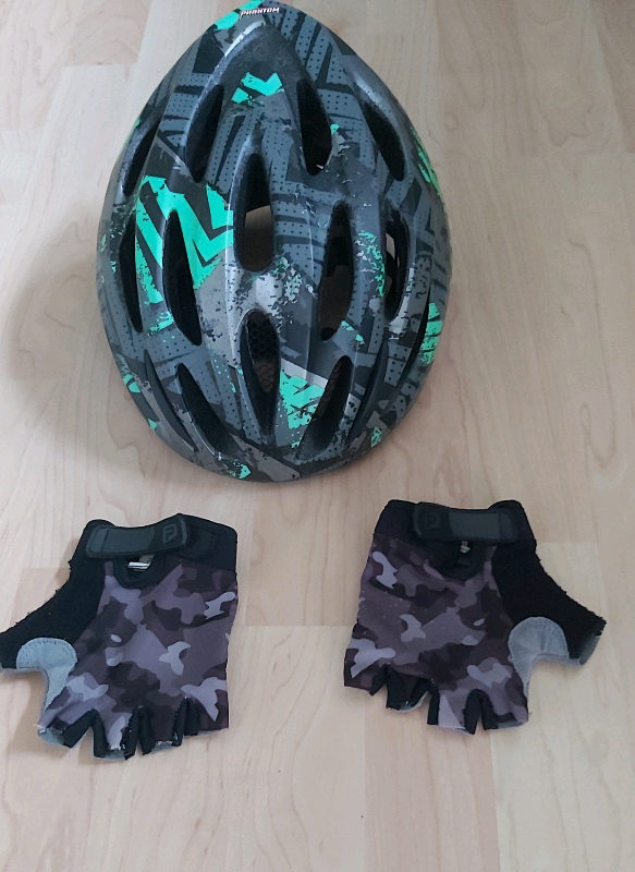 GIRO CYCLE HELMET & Gloves