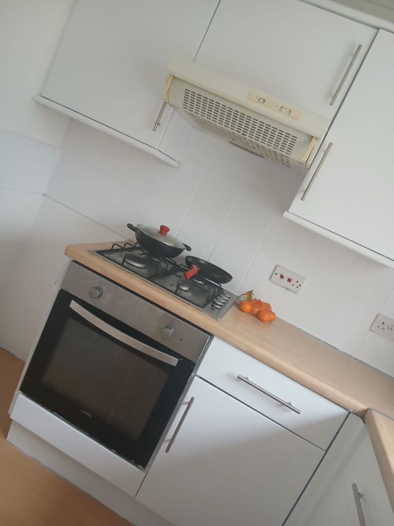 Looking for house mates