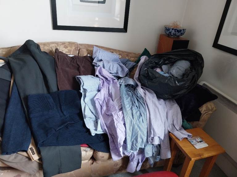 MEN'S CLOTHING JOB LOT