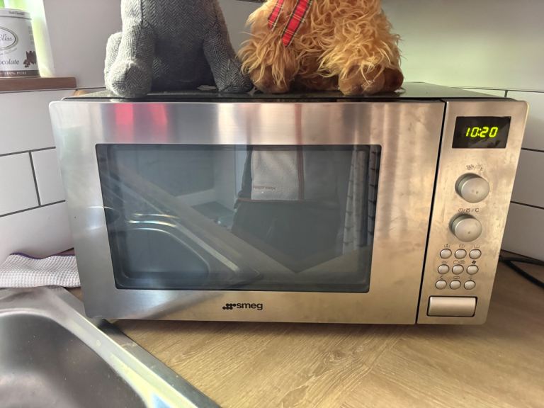 Free SMEG microwave