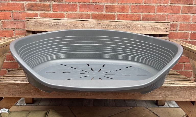 Ferplast Large Plastic Dog Bed