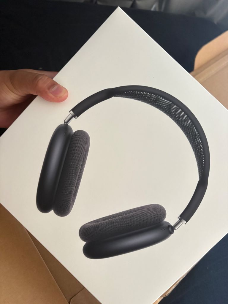Apple AirPods Max 2 (2026) Midnight | Brand New & Factory Sealed