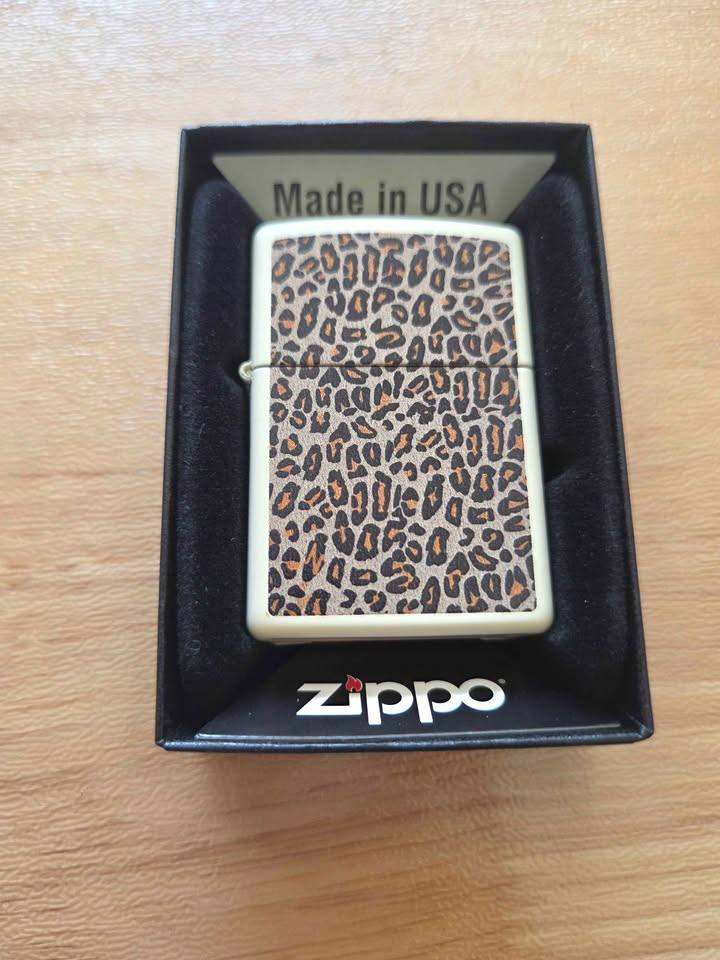 Zippo Lighter. Planeta Golf Leopard animal skin 24849