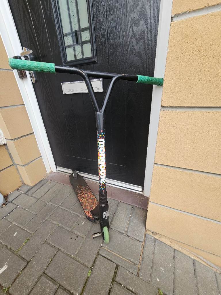 Mongoose Scooter