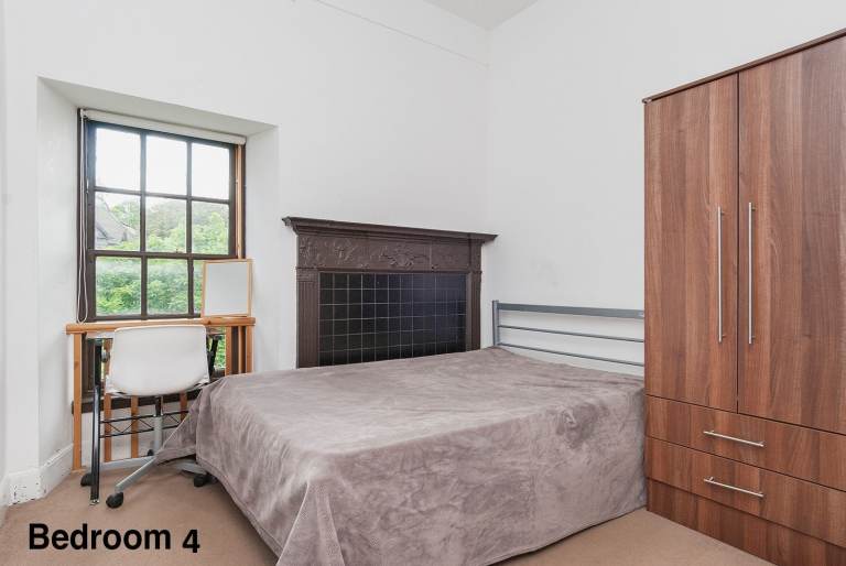 DOUBLE BEDROOM available in large, HMO flat on Candlemaker Row – available NOW