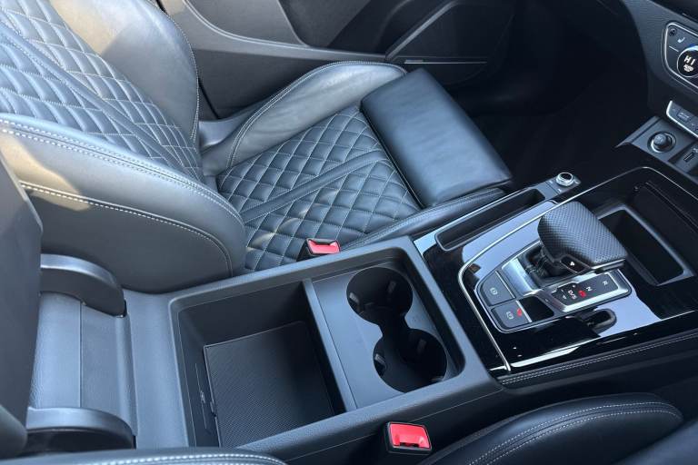 2022 Audi Q5 Edition 1 40 TDI quattro 204 PS S tronic SUV DIESEL Automatic