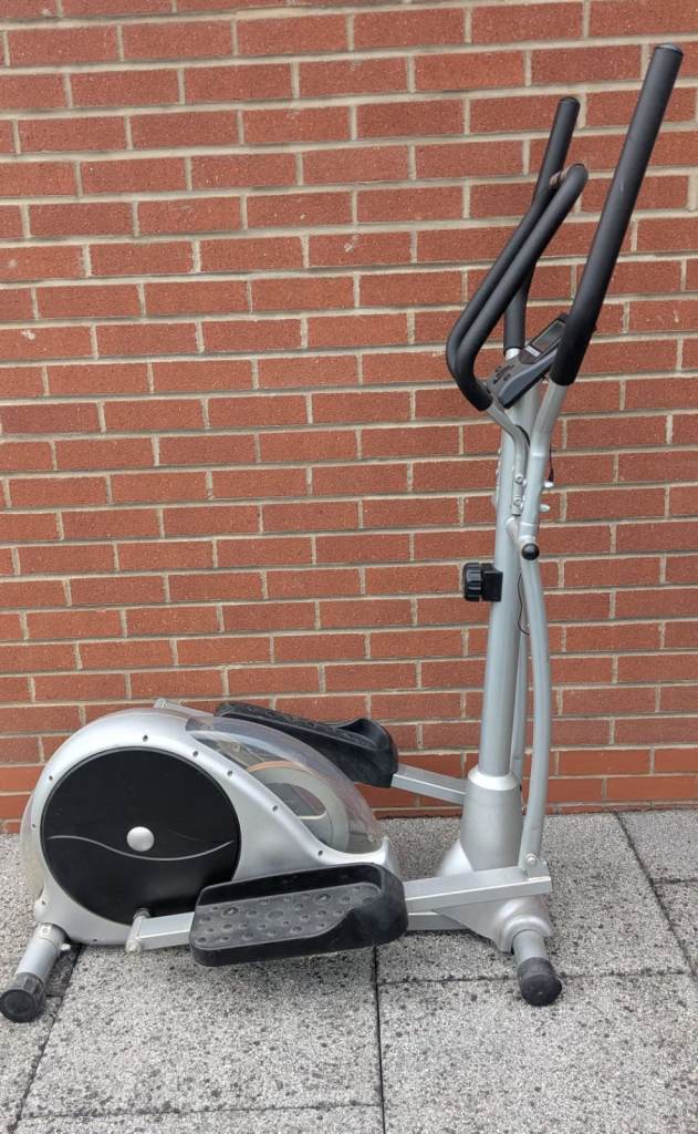 CROSS TRAINER