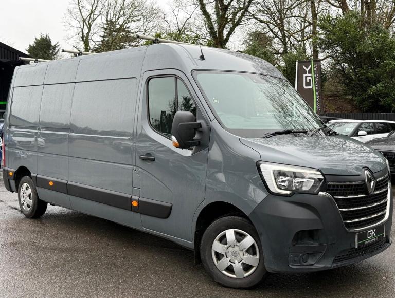 2022 Renault Master LM35dCi 135 Business+ Medium Roof Van PANEL VAN DIESEL Manual