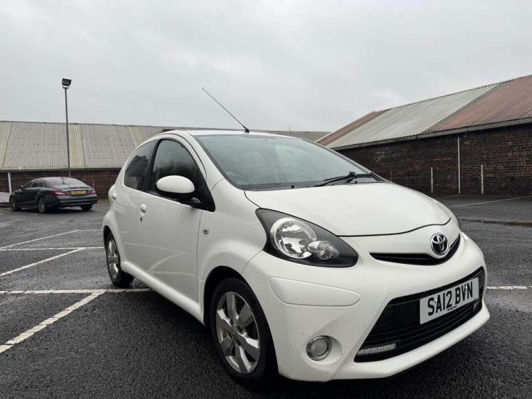 Toyota, AYGO, Hatchback, 2012, Manual, 998 (cc), 5 doors