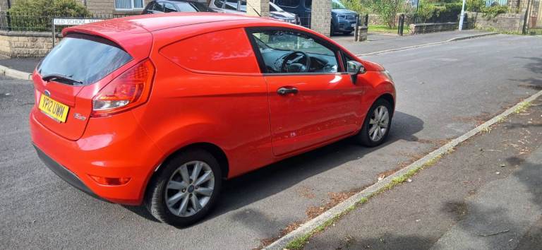 ford fiesta van 1.5  diesel  manual long mot till april 2027
